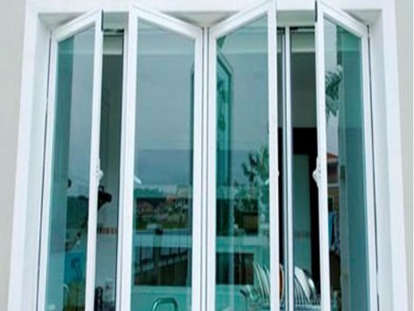 Ventana abisagrada (Aludom)